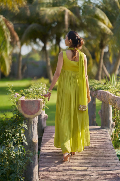 Tvarita suit Green