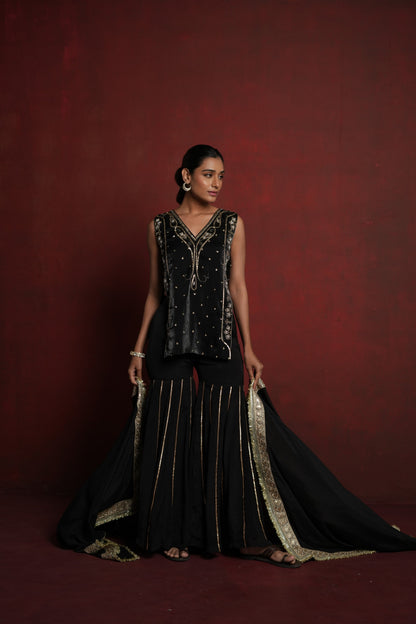Trisha suit Black