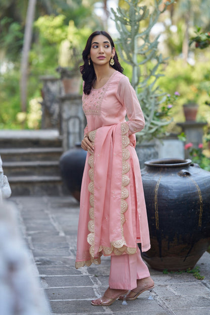 Noor Suit Pink