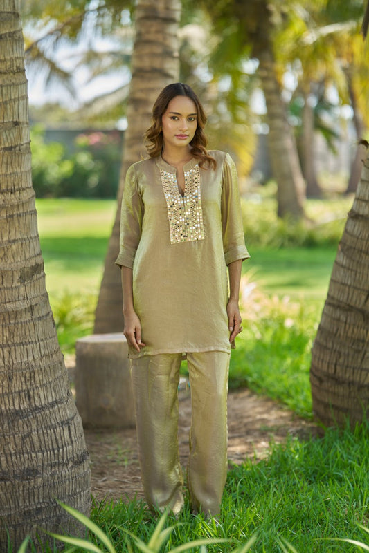 Ishya suit Golden